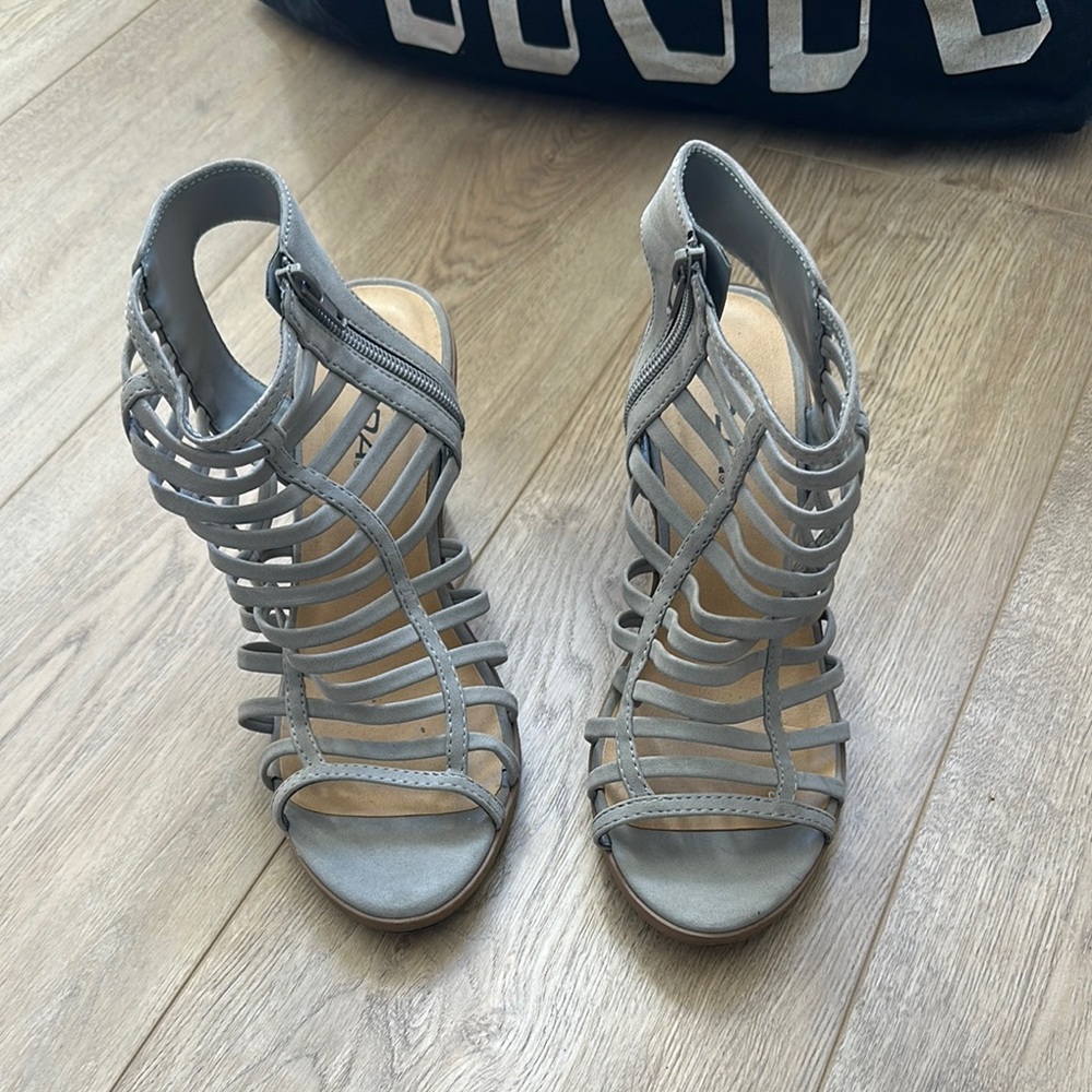 Stylish Gray Strappy Women's Sandals